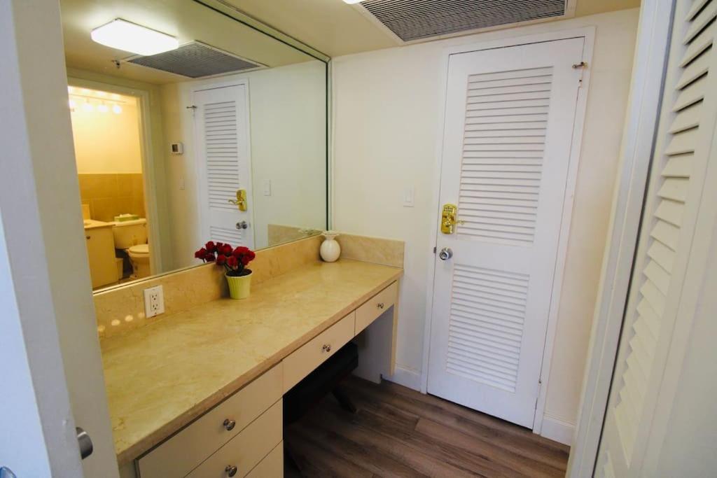 Alexander 511 Beachfront Condo With 2 Pools, Direct Beach Access, Sauna, Tikki Bar Miami Beach Buitenkant foto