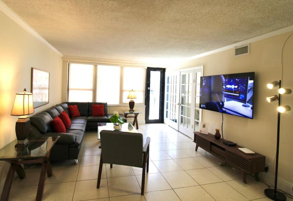 Alexander 511 Beachfront Condo With 2 Pools, Direct Beach Access, Sauna, Tikki Bar Miami Beach Buitenkant foto