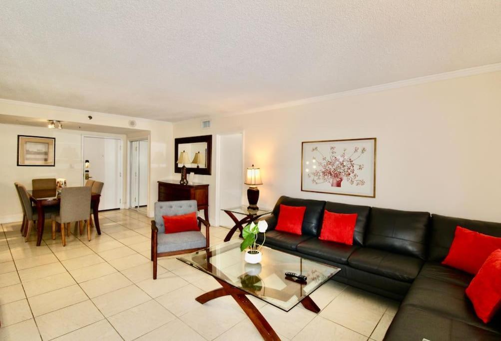 Alexander 511 Beachfront Condo With 2 Pools, Direct Beach Access, Sauna, Tikki Bar Miami Beach Buitenkant foto